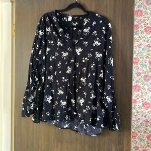 Old Navy XXL black white floral blouse